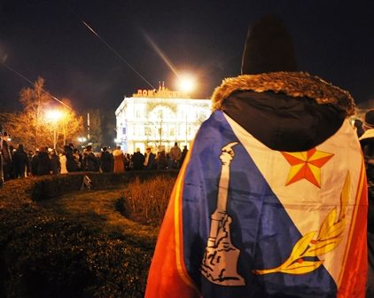 Более 10-ти тысяч севастопольцев призвали президента навести в стране конституционный порядок