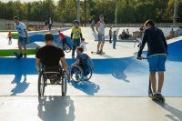 Московский скейтпарк после реконструкции ждет колясочников для тренировок