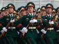 Китайская армия помогла населению в борьбе против коронавируса и наводнений