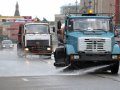 В Москве используют новое безопасное моющее средство для мытья дорог «Торнадо»